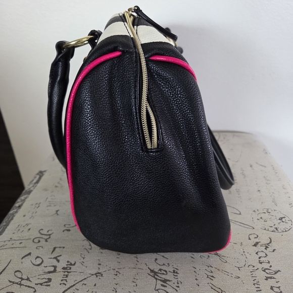 Betsey Johnson Black and White Stripe Satchel w/Pink Accents - Picture 4 of 5